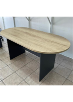 [OZ1345-18MG]Mesa de sala de juntas con dimensiones de 70" largo x 35.45" ancho x 29.5" alto color maple con gris Marca AJN